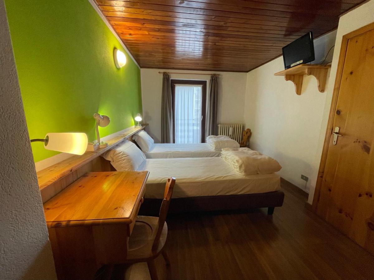 Hotel Meuble' Joli Breuil-Cervinia Ngoại thất bức ảnh