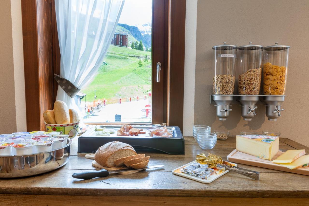 Hotel Meuble' Joli Breuil-Cervinia Ngoại thất bức ảnh