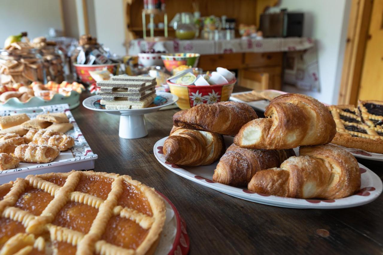 Hotel Meuble' Joli Breuil-Cervinia Ngoại thất bức ảnh